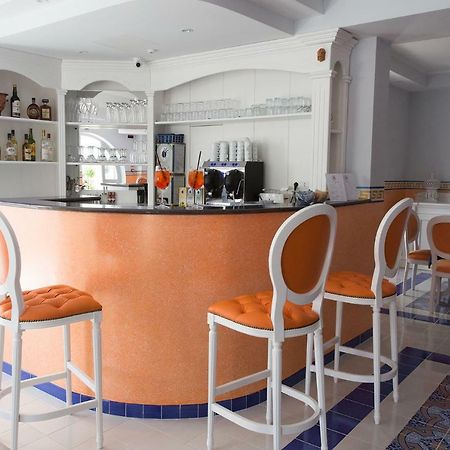 Odysseus Hotel Липари Экстерьер фото