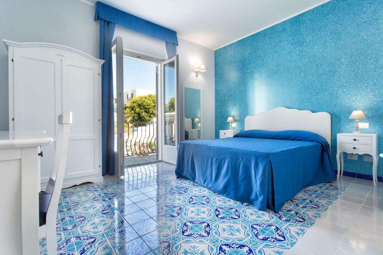 Odysseus Hotel Липари Экстерьер фото