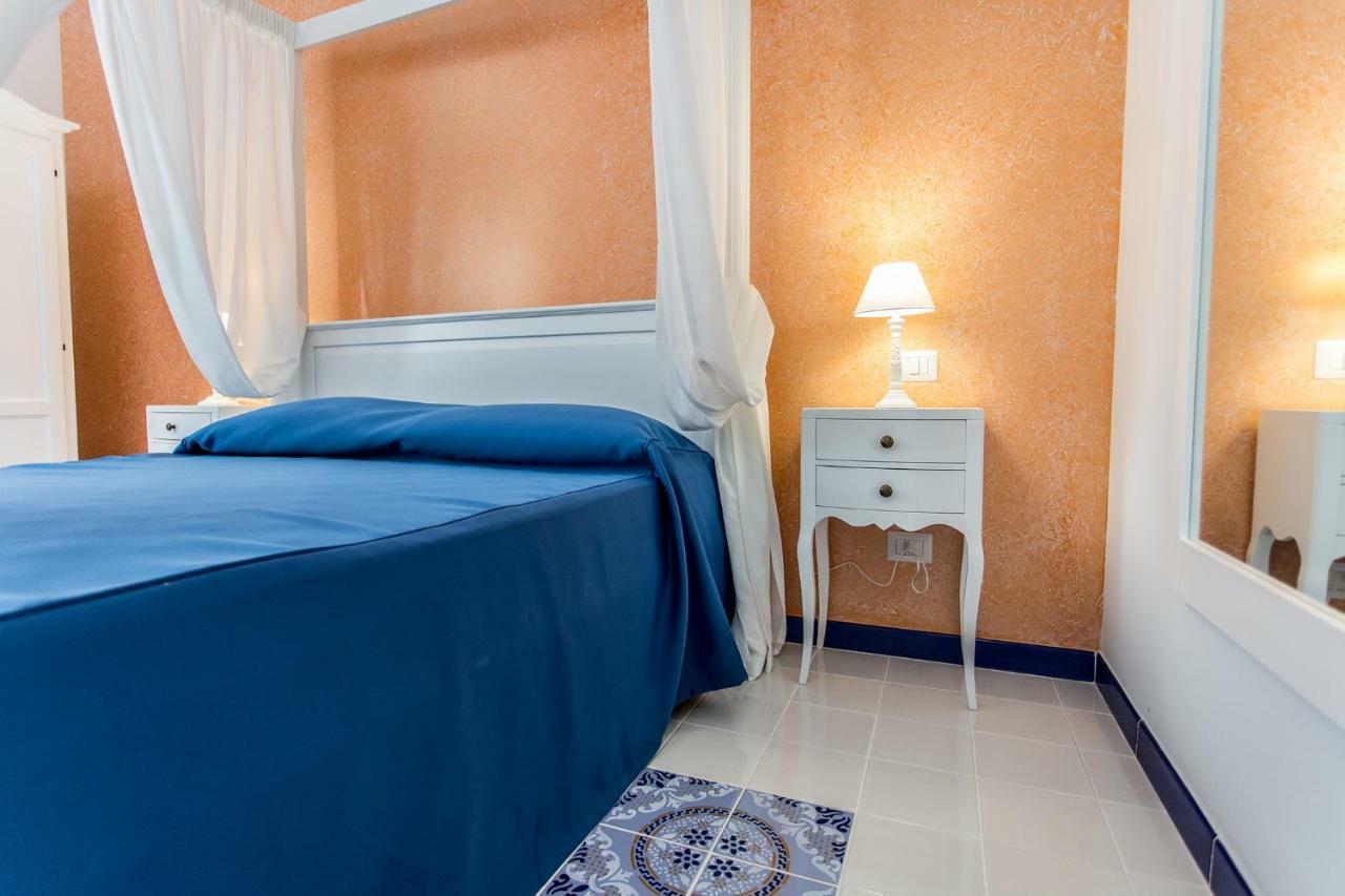 Odysseus Hotel Липари Экстерьер фото