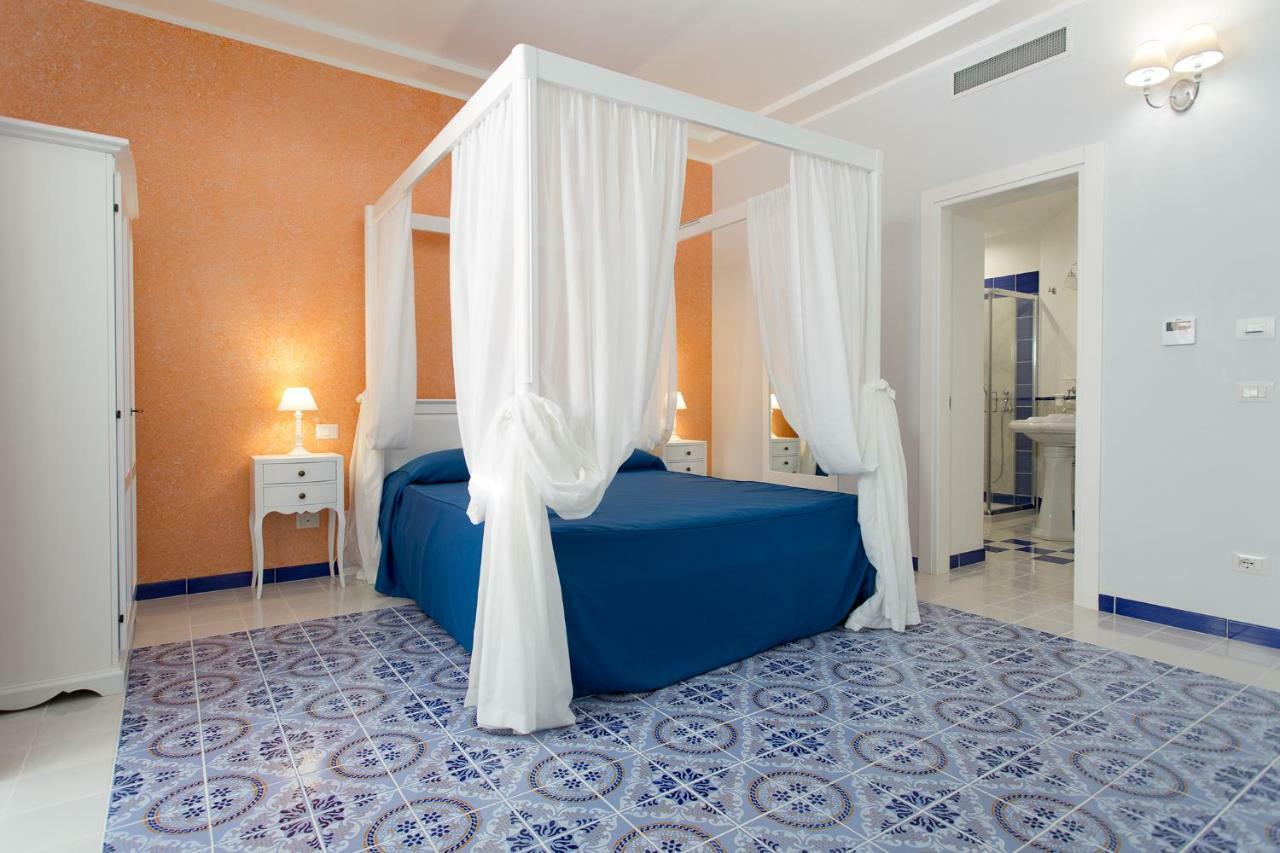 Odysseus Hotel Липари Экстерьер фото