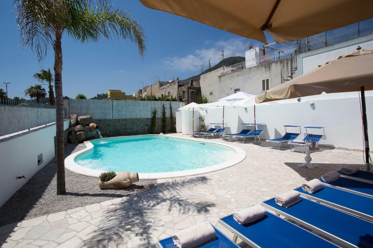 Odysseus Hotel Липари Экстерьер фото