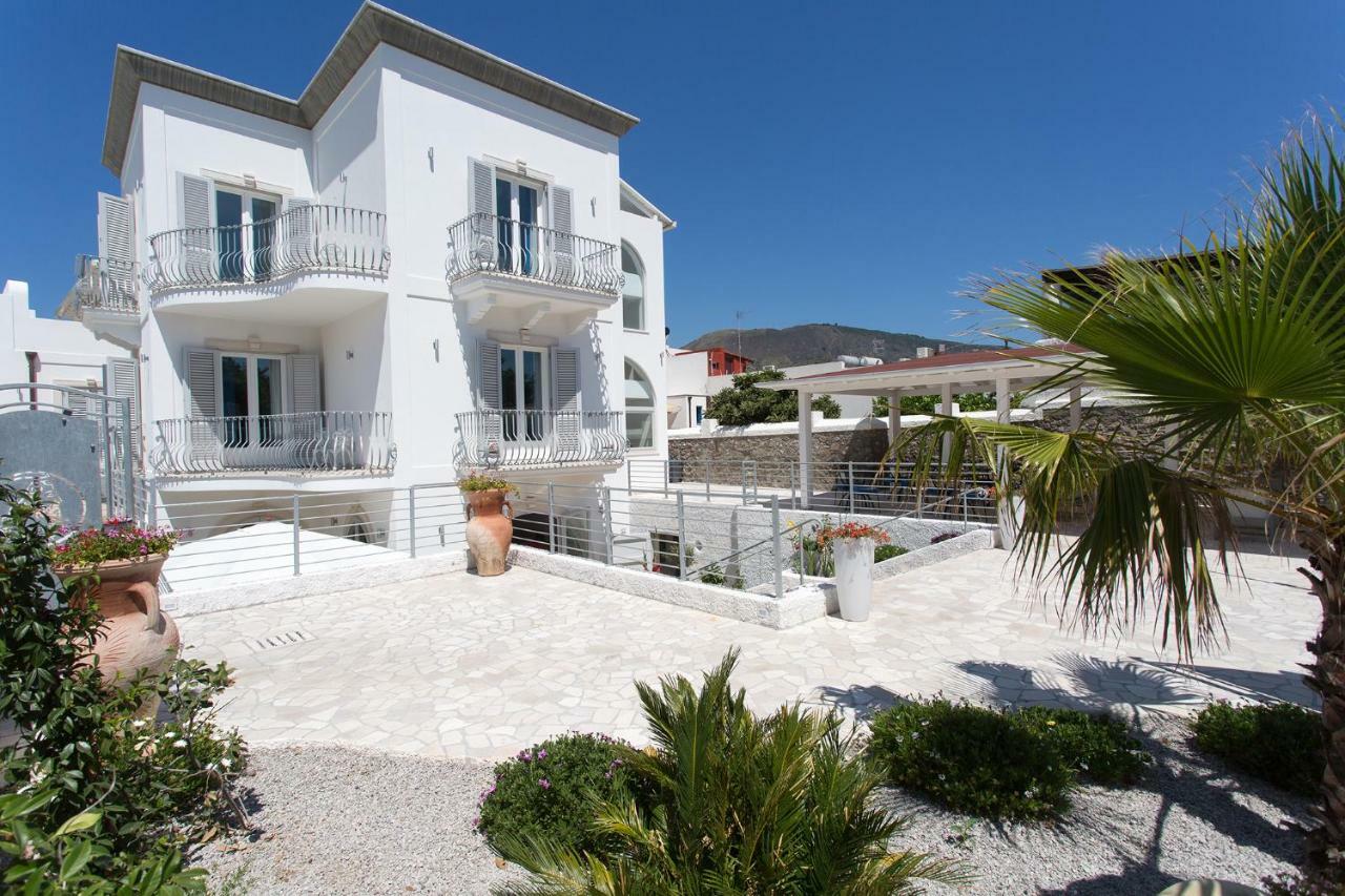 Odysseus Hotel Липари Экстерьер фото