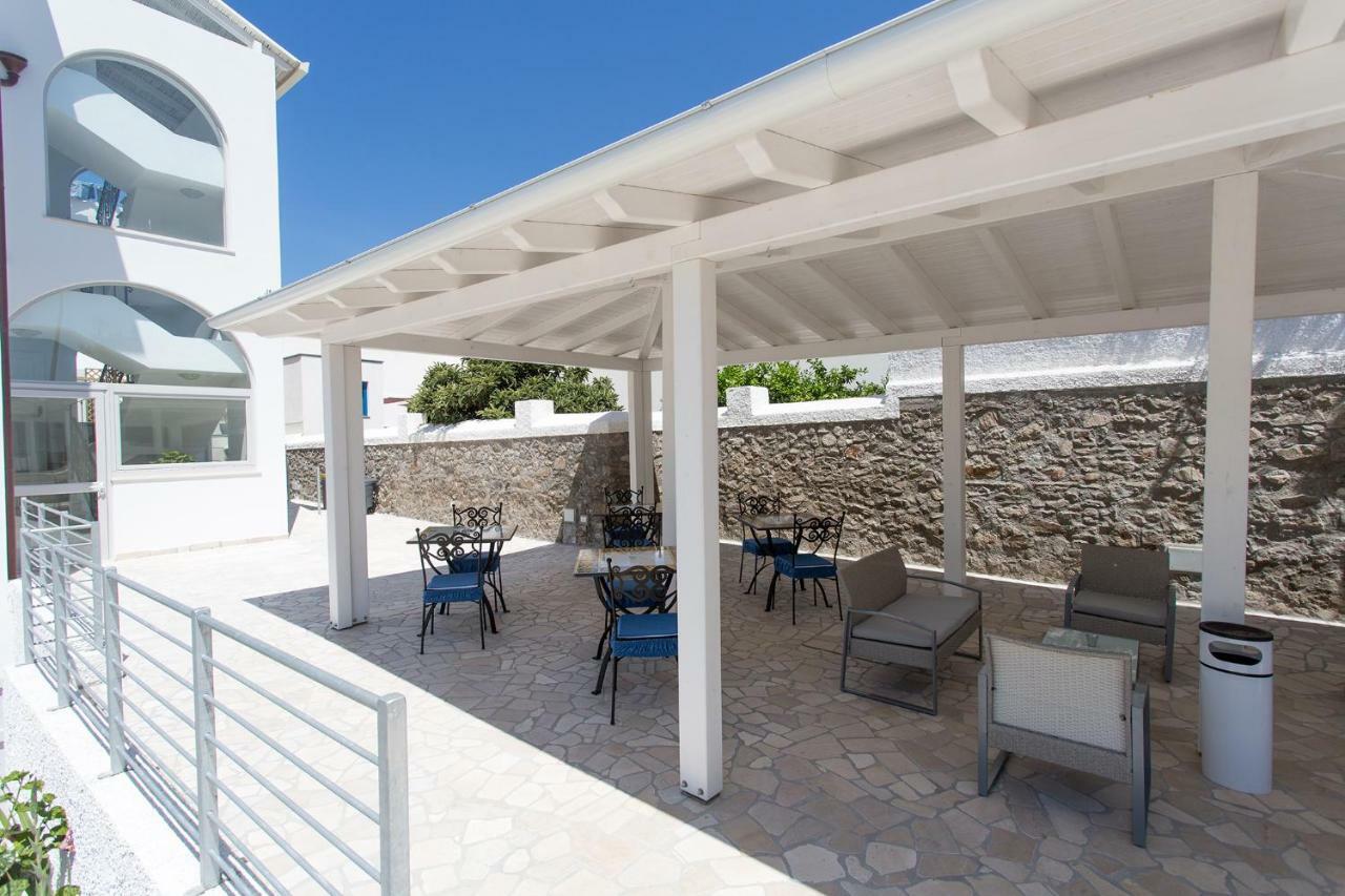 Odysseus Hotel Липари Экстерьер фото