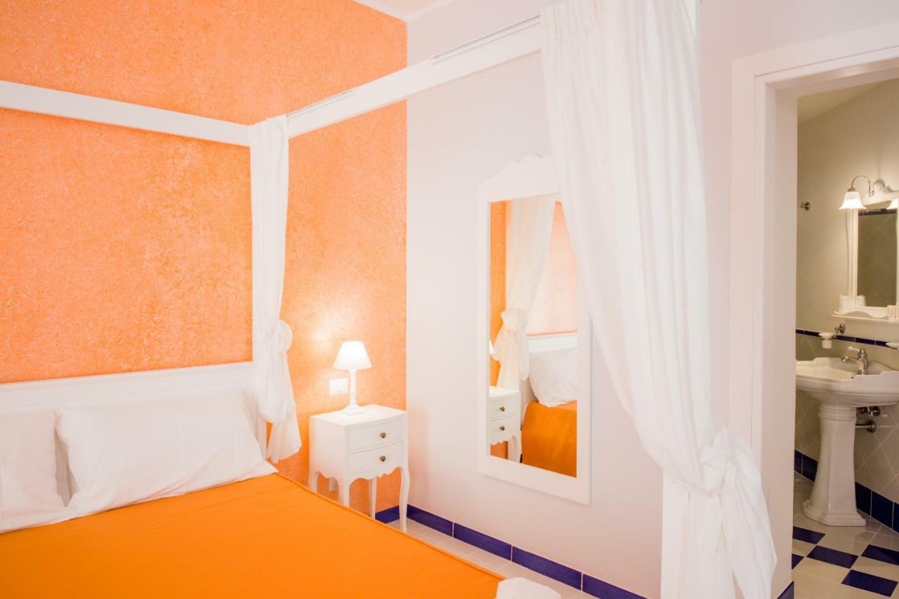 Odysseus Hotel Липари Экстерьер фото